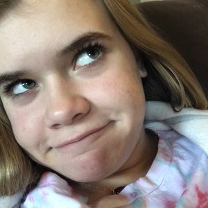 Meet your Posher, Kenzie